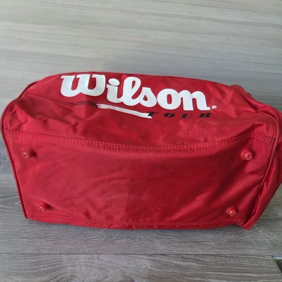 Wilson Red Tour Duffle 19" Bag Vintage 90s - 1 Outside Zip Double Handle & Strap - Picture 12 of 16